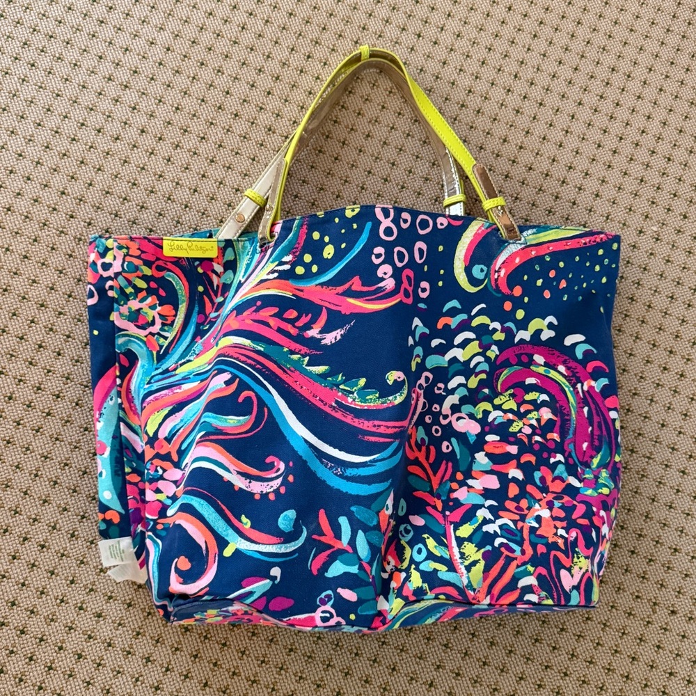 Lilly Pulitzer Reversible Beach Tote in Beach Loot & Midnight Cove with Pouch!